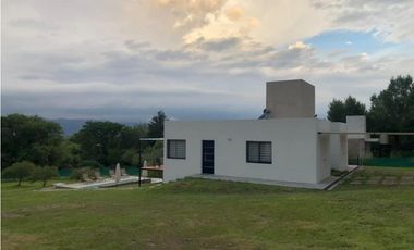 VENTA DE 02 DEPARTAMENTOS CON PILETA TANTI