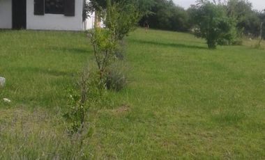 CASA + CABAÑA + PISCINA EN UN HERMOSO LOTE DE 1500M2.. ESCRITURAS.EN LA PAZ TRASLASIERRA CBA