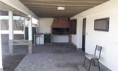 CASA + CABAÑA + PISCINA EN UN HERMOSO LOTE DE 1500M2.. ESCRITURAS.EN LA PAZ TRASLASIERRA CBA