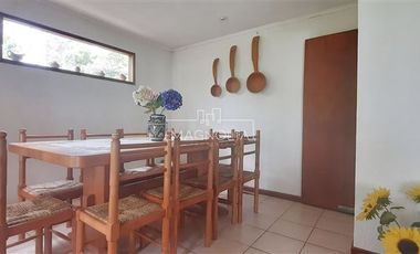 Casa en venta de 4 dorm. en Las Cabras