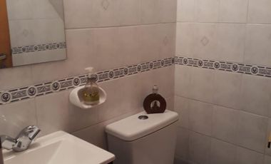 Excelente dúplex de 3 amb con entrada de auto, patio, lavadero, galería en Chilavert