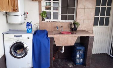 Excelente dúplex de 3 amb con entrada de auto, patio, lavadero, galería en Chilavert