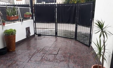 Excelente dúplex de 3 amb con entrada de auto, patio, lavadero, galería en Chilavert