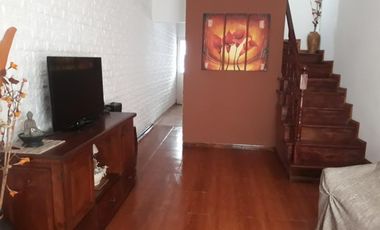 Excelente dúplex de 3 amb con entrada de auto, patio, lavadero, galería en Chilavert