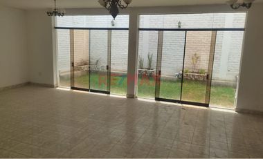 🔰Casa En Venta 📌Ubicacion Estrategica En Piura Urb. Bello Horizonte 📐228 M² De Terreno 🧱340 M² De Area Contruida ⚠️Zona No Inundable