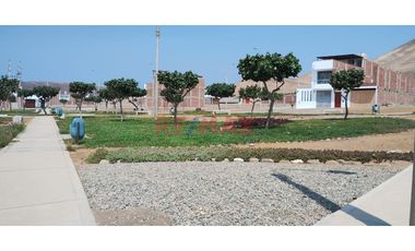 ¡Tu Casa De Playa A Solo 50 Minutos De Lima! Terreno De 120 M² Frente A Parque En Pucusana