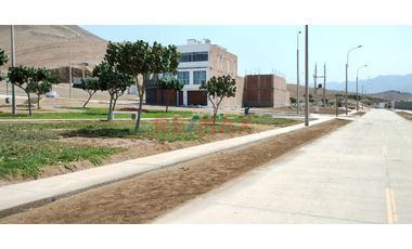 ¡Tu Casa De Playa A Solo 50 Minutos De Lima! Terreno De 120 M² Frente A Parque En Pucusana