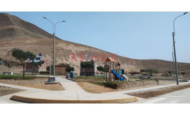 ¡Tu Casa De Playa A Solo 50 Minutos De Lima! Terreno De 120 M² Frente A Parque En Pucusana