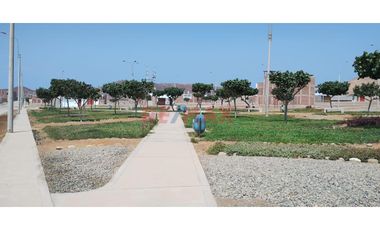 ¡Tu Casa De Playa A Solo 50 Minutos De Lima! Terreno De 120 M² Frente A Parque En Pucusana