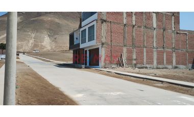 ¡Tu Casa De Playa A Solo 50 Minutos De Lima! Terreno De 120 M² Frente A Parque En Pucusana