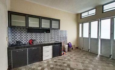 Di Sewakan Rumah Siap Huni 9 Kamar di Babakan Sari Kiaracondong Bandung
