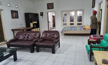 Rumah Cocok Untuk Ruang Usaha Lokasi di Kawasan Ruko Jalan Bantul.