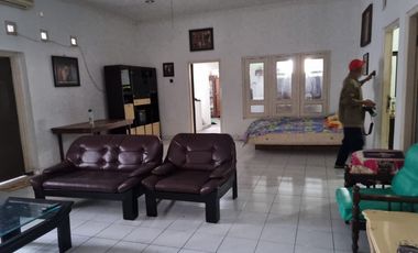 Rumah Cocok Untuk Ruang Usaha Lokasi di Kawasan Ruko Jalan Bantul.