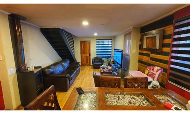 Venta casa 3D 2B con estar y estacionamiento, en Los Andes