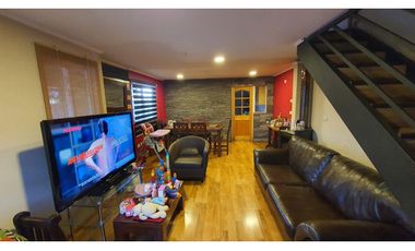 Venta casa 3D 2B con estar y estacionamiento, en Los Andes