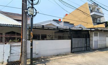 Rumah LT 119 Terawat 10 Menit ke Terminal Cengkareng Bisa KPR J-43930