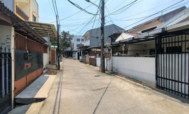 Rumah LT 119 Terawat 10 Menit ke Terminal Cengkareng Bisa KPR J-43930