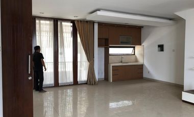 Rumah Townhouse Murah di Bangka Kemang Design Modern Siap Huni Strategis Kompleks dg Security Gate