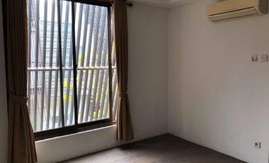 Rumah Townhouse Murah di Bangka Kemang Design Modern Siap Huni Strategis Kompleks dg Security Gate