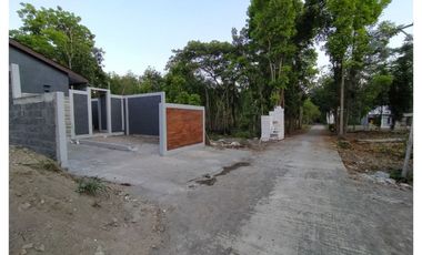 Rumah Limasan Classic Dengan Banyak Ruangan Di Timur Jogja