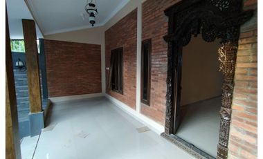 Rumah Limasan Classic Dengan Banyak Ruangan Di Timur Jogja