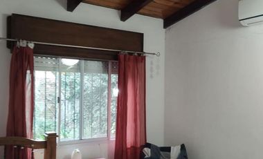 Casa  3 dormitorios, quincho y pileta en Ibarlucea