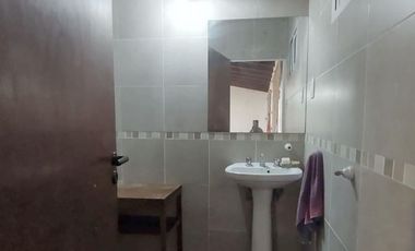 Casa  3 dormitorios, quincho y pileta en Ibarlucea