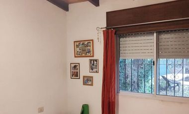 Casa  3 dormitorios, quincho y pileta en Ibarlucea