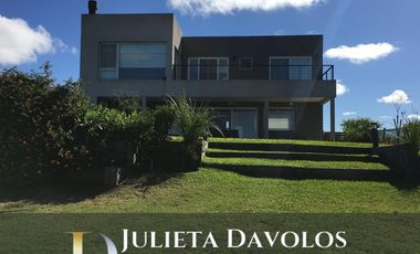 Casa en Venta 5 ambientes Barrio El Canton Norte a laguna y con pileta - AMUEBLADA!