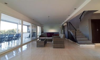 Casa en Venta 5 ambientes Barrio El Canton Norte a laguna y con pileta - AMUEBLADA!
