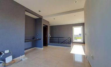 Casa en Venta 5 ambientes Barrio El Canton Norte a laguna y con pileta - AMUEBLADA!