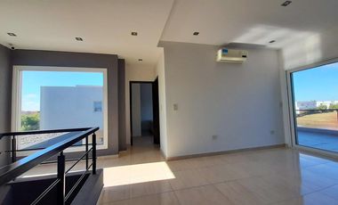 Casa en Venta 5 ambientes Barrio El Canton Norte a laguna y con pileta - AMUEBLADA!