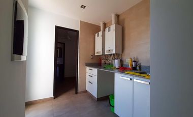 Casa en Venta 5 ambientes Barrio El Canton Norte a laguna y con pileta - AMUEBLADA!