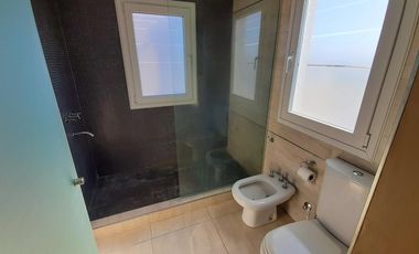Casa en Venta 5 ambientes Barrio El Canton Norte a laguna y con pileta - AMUEBLADA!