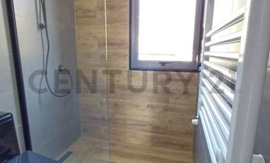 Arriendo casa moderna con vista en La Reina Alta