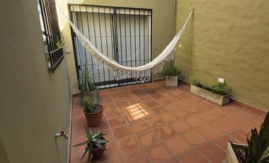 Excelente ph  tipo casa, individual, frente, 3 amb en muy buena zona residencial