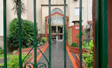 VENTA DEPTO DE 2 AMB EN EDIFICIO TORRE DE M. CORONADO