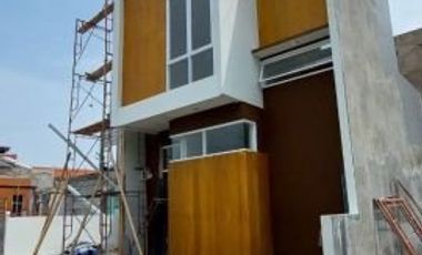 Dijual rumah cantik di pusat kota bandung rasa villa mewah sejuk asri di Pasteur