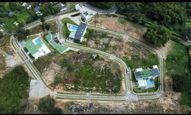 SE VENDEN O PERMUTAN PARCELAS EN CONDOMINIO NATURA