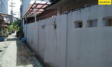 Disewakan Rumah Kos Menghadap Utara Lokasi Di Jl. Keputran, Surabaya