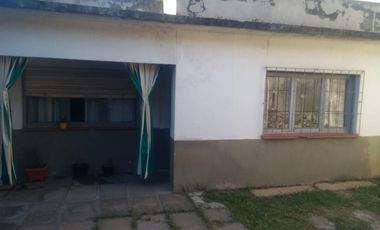 VENDO EN PASO DEL REY SOBRE DASTUGE 2 LOCALES CON VIVIENDA