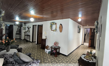 apartamento en arriendo en centro. Cod A5410