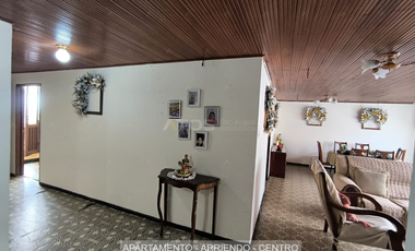 apartamento en arriendo en centro. Cod A5410