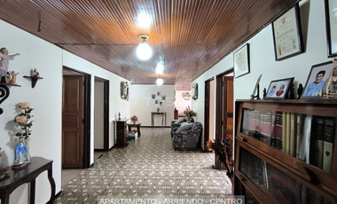 apartamento en arriendo en centro. Cod A5410