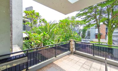 Rumah Siap Huni 8 Menit ke Transpark Mall Bintaro Hadap Timur J-41720