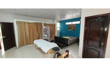 En venta hermosa casa familiar en zona comercial