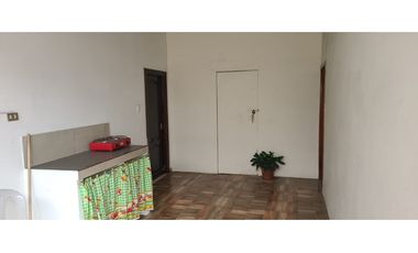 En venta hermosa casa familiar en zona comercial