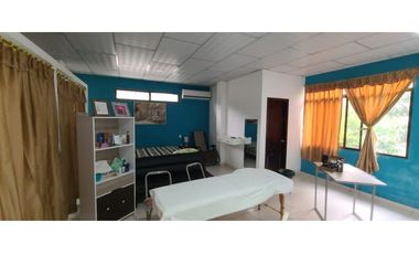 En venta hermosa casa familiar en zona comercial