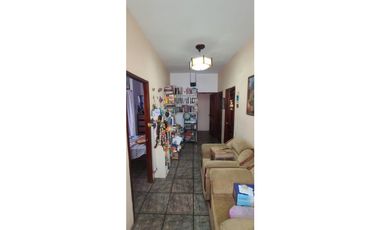 En venta hermosa casa familiar en zona comercial