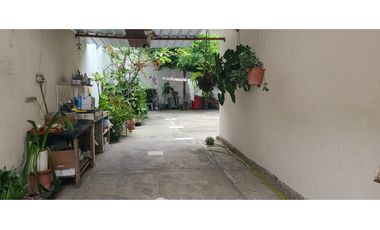 En venta hermosa casa familiar en zona comercial